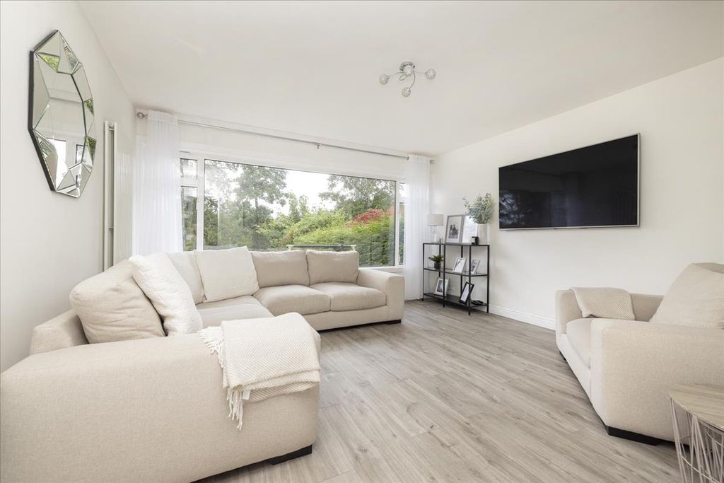Property photo 2 of 37