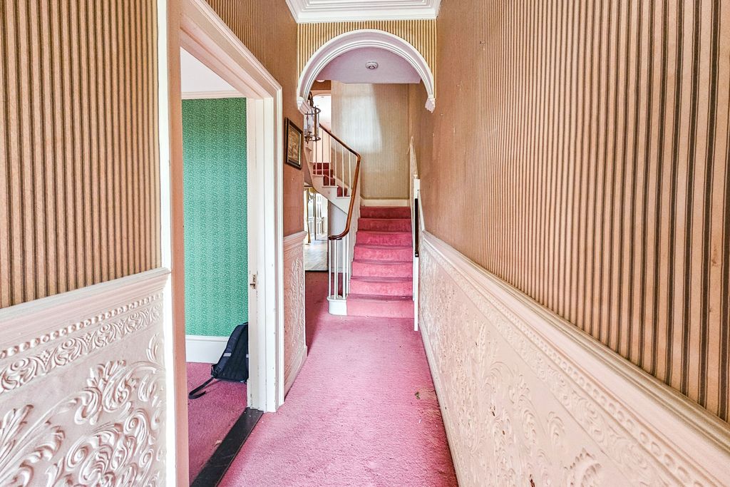 Property photo 2 of 20 2 Union Terrace, Barnstaple, Devon, Ex32 9Ab