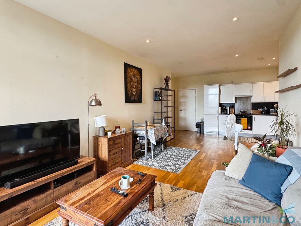 Property photo 1 of 8 534A802F--44Ec-9Bef-9Efd294823B6-81843-00002Af5906