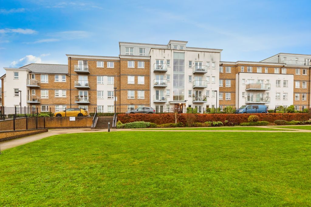 Property photo 1 of 11 Grounds