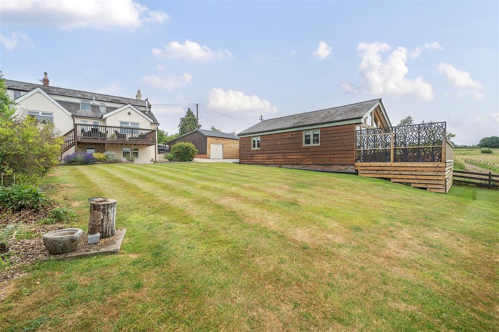 Property photo 3 of 24 Blue Hills / Blue Vale