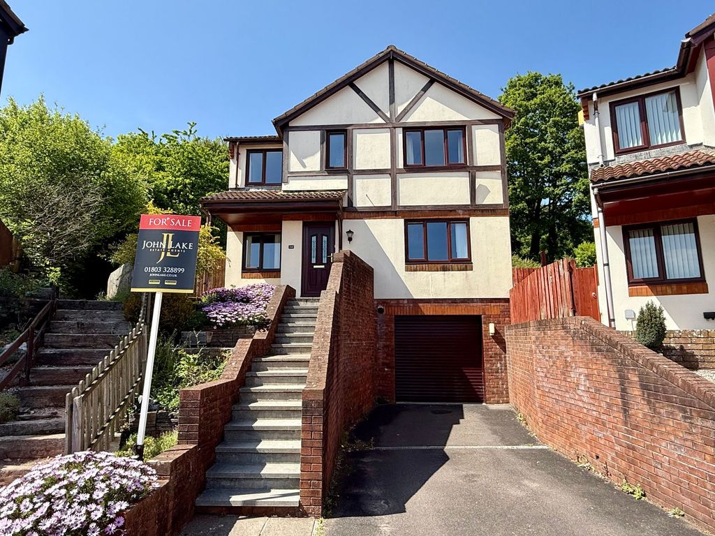 Property photo 1 of 25