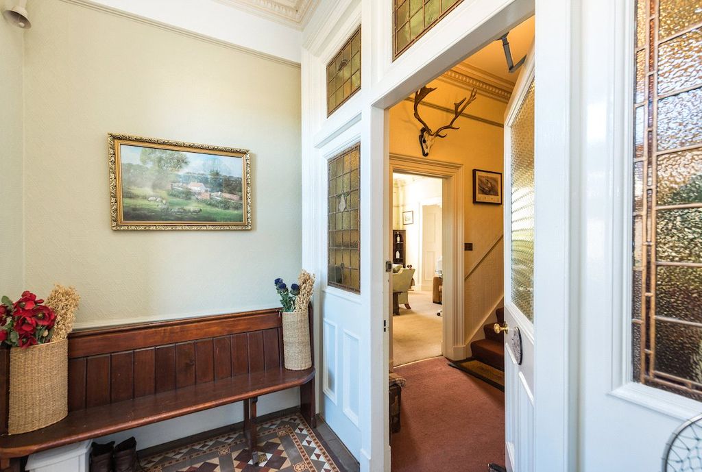 Property photo 3 of 48 Entrance