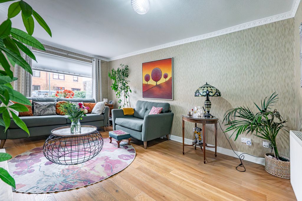 Property photo 3 of 27