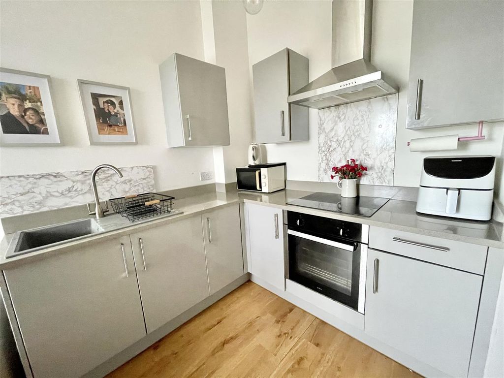 Property photo 3 of 8 Img_2959.Jpeg