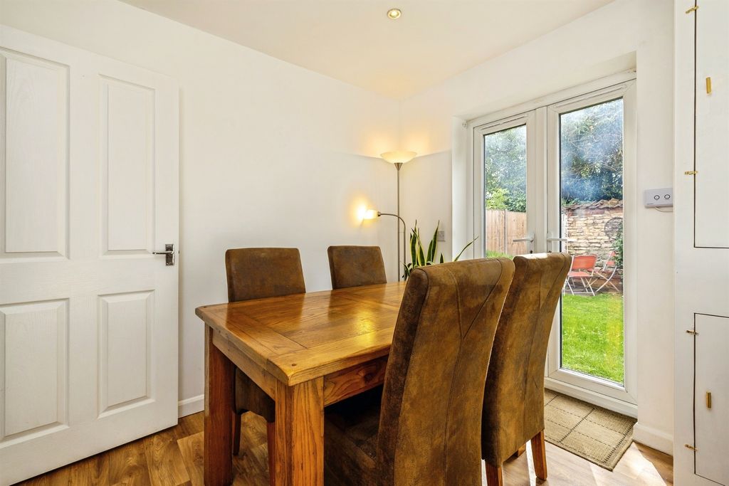 Property photo 3 of 20 Kitchen / Diner