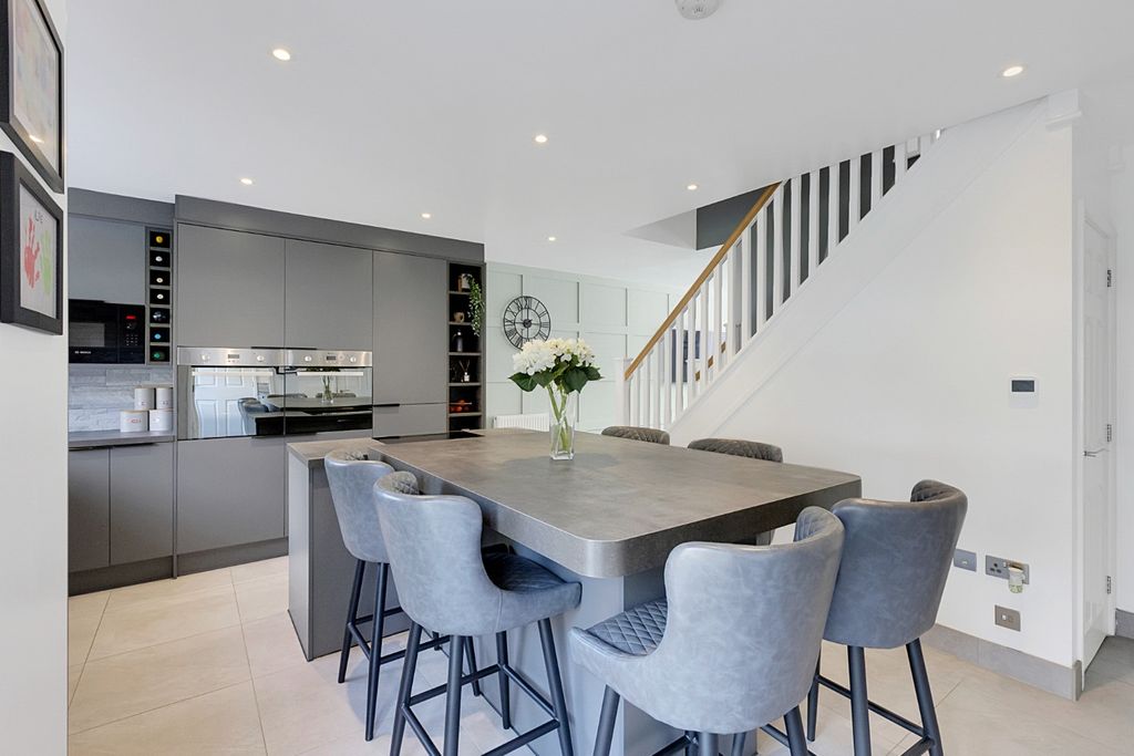 Property photo 2 of 28 4355335