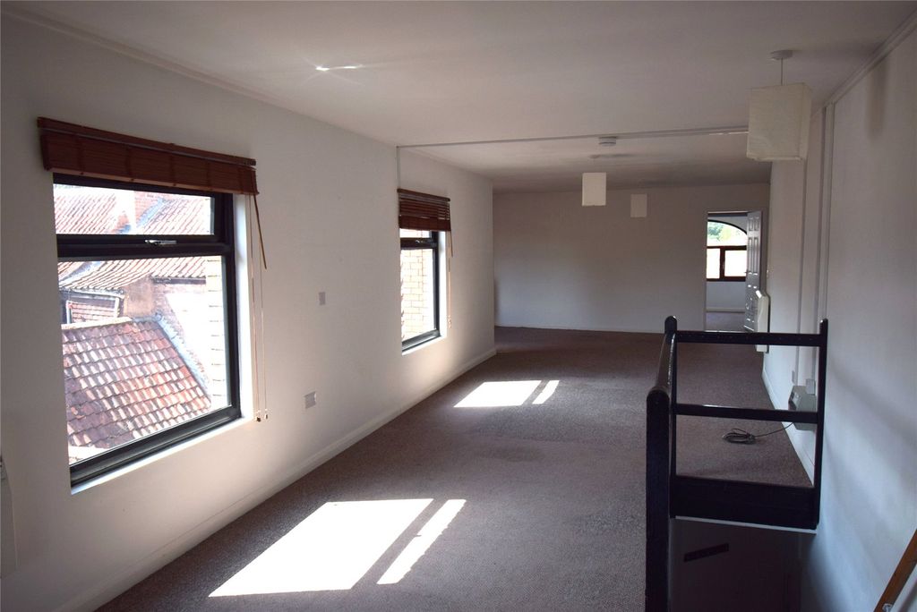 Property photo 2 of 3 Picture No. 01