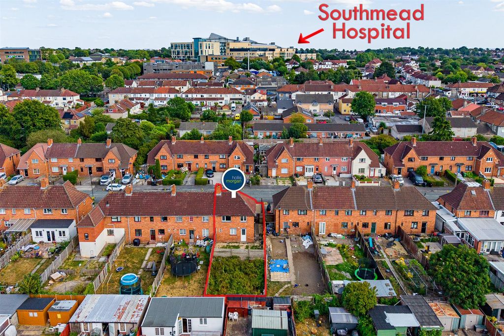 Property photo 1 of 28 19 Lydney Road, Southmead, Bristol Bs10 5Jy | Free