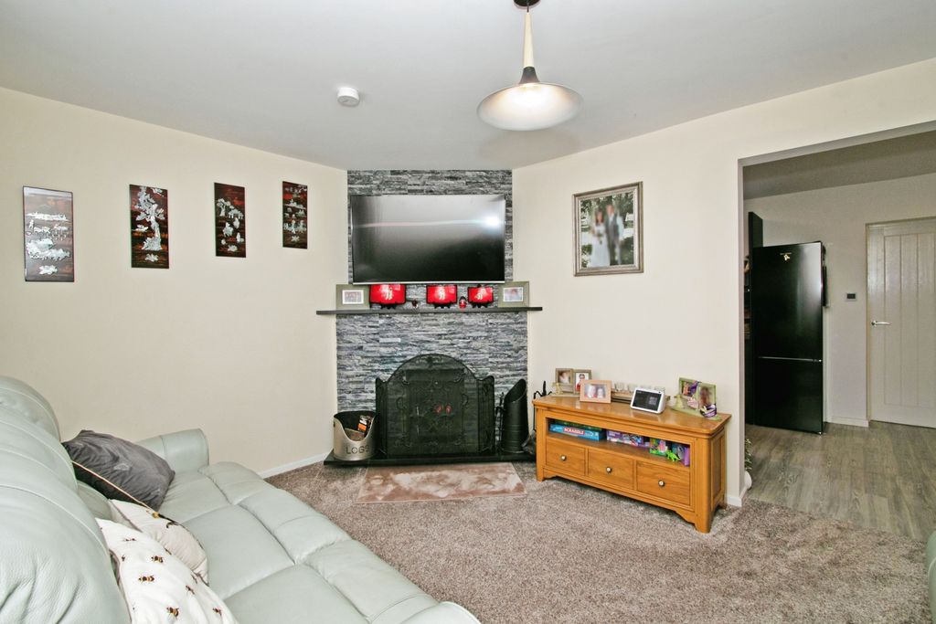 Property photo 3 of 17 Photography