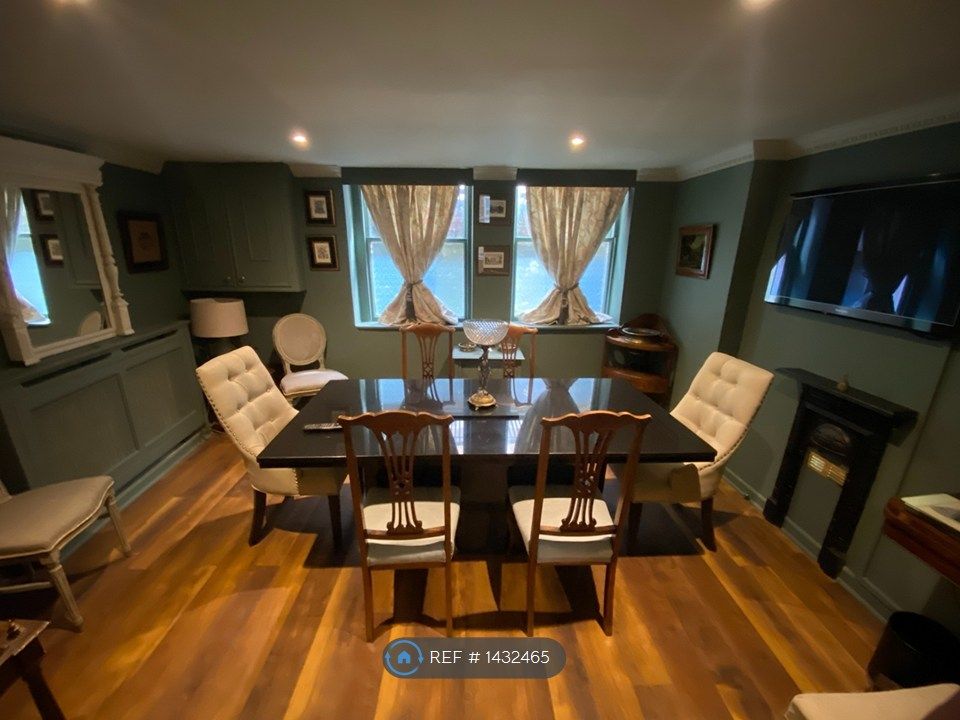 Property photo 3 of 14 Dining Room