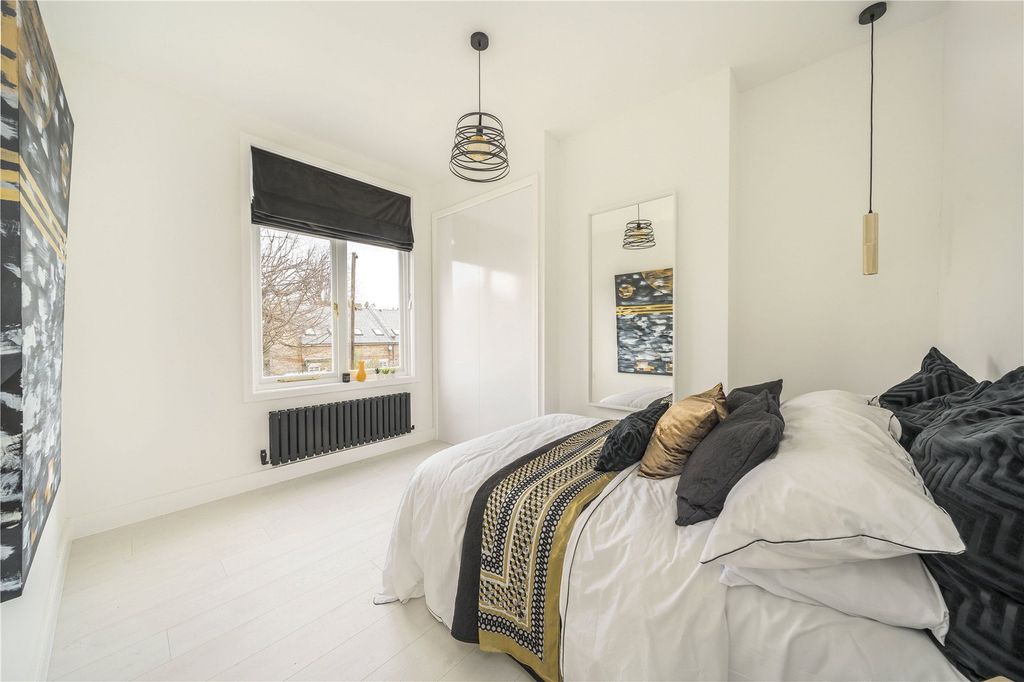 Property photo 3 of 9 Picture No. 10