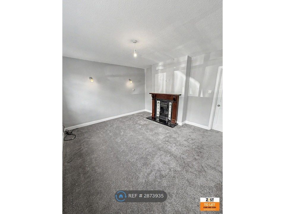 Property photo 3 of 9 Lounge