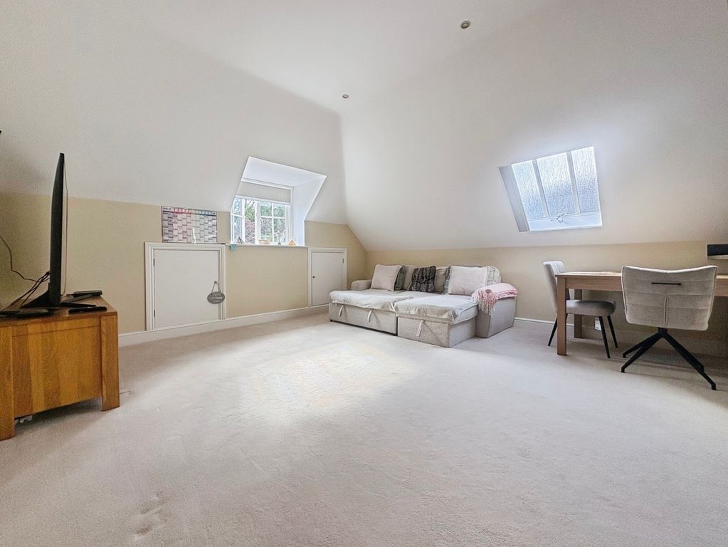 Property photo 3 of 13 Pbox-Img.Jpg