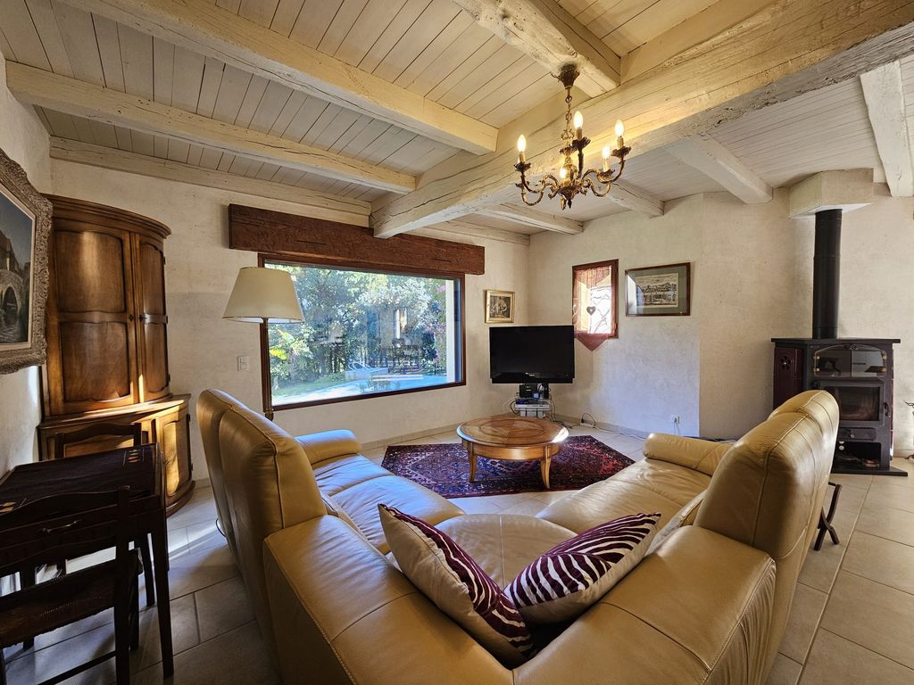 Property photo 3 of 42