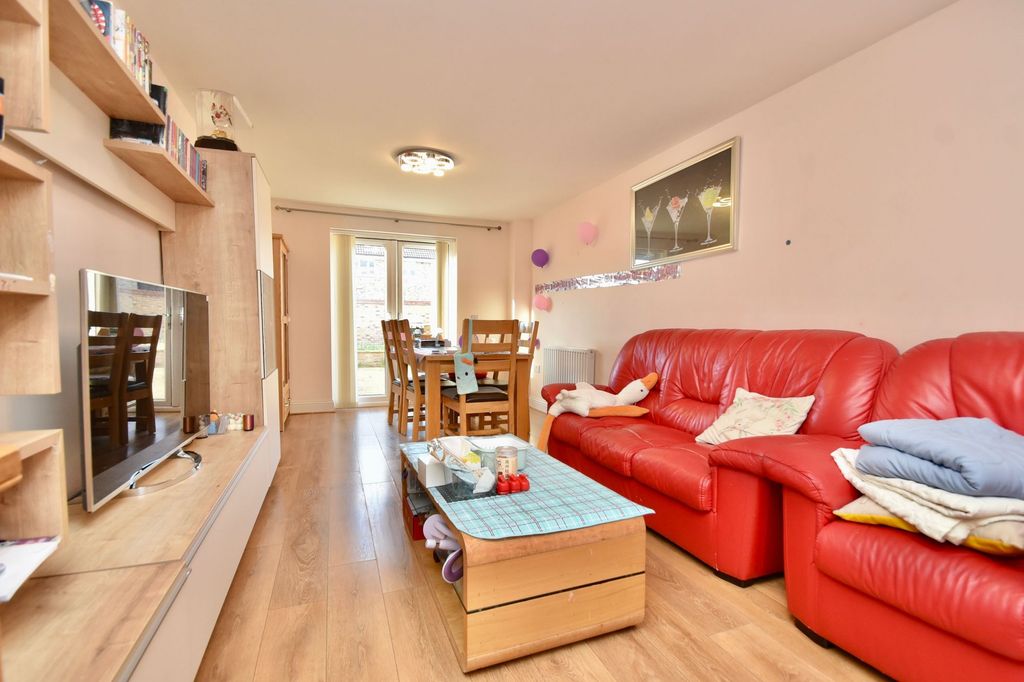 Property photo 3 of 24