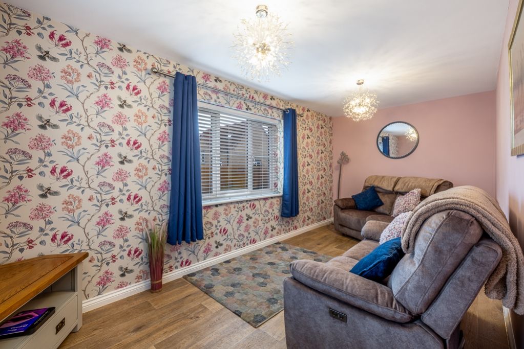 Property photo 2 of 21 15 Belle Vue Close (Holbeach)-11