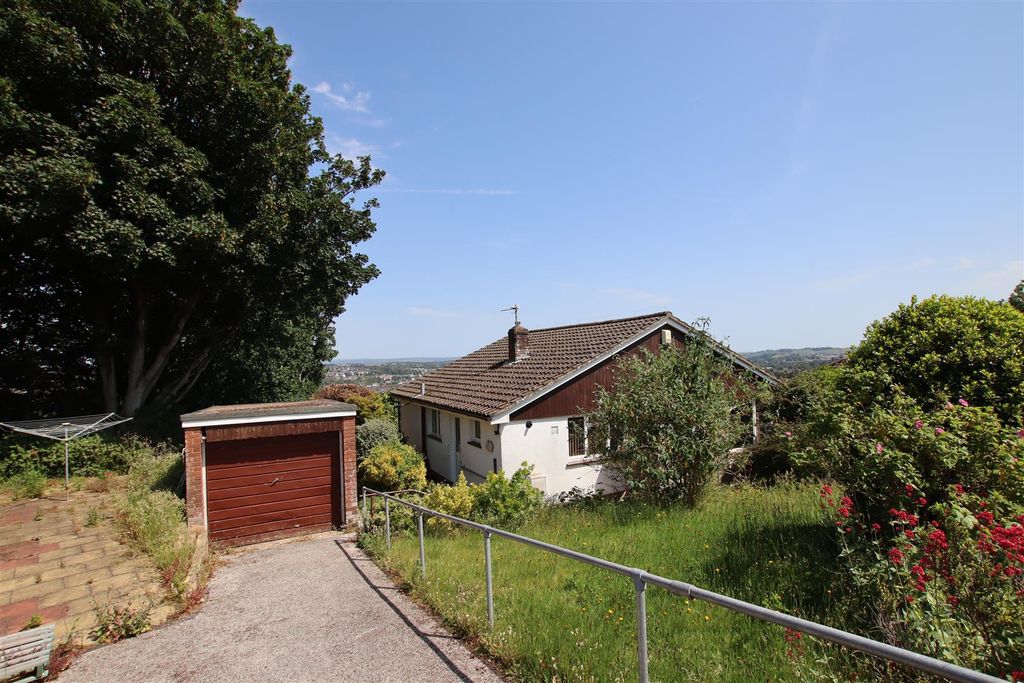 Property photo 1 of 16 Front.Jpg