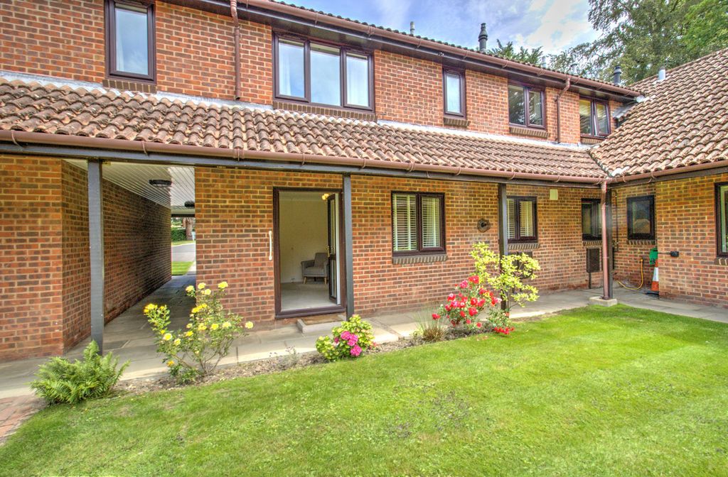 Property photo 1 of 12