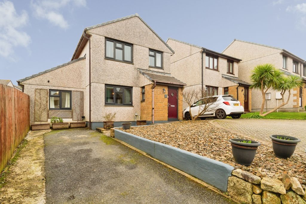 Property photo 1 of 20 Front View