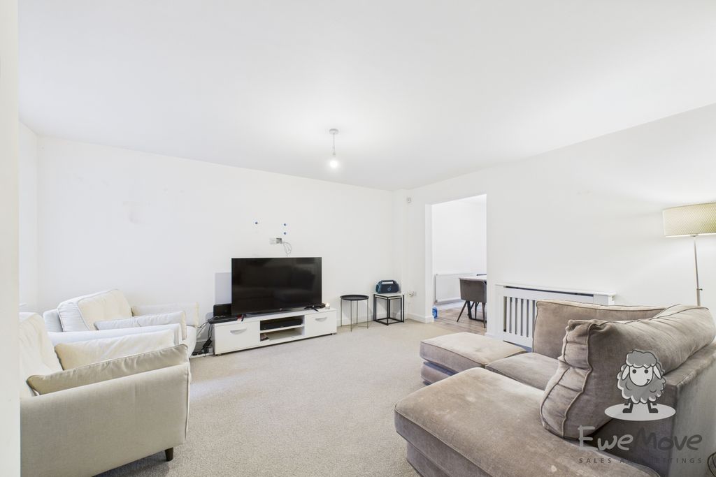 Property photo 3 of 14 11