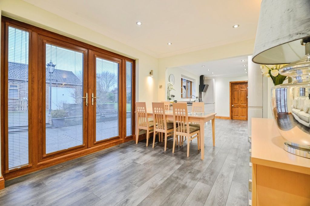 Property photo 2 of 26