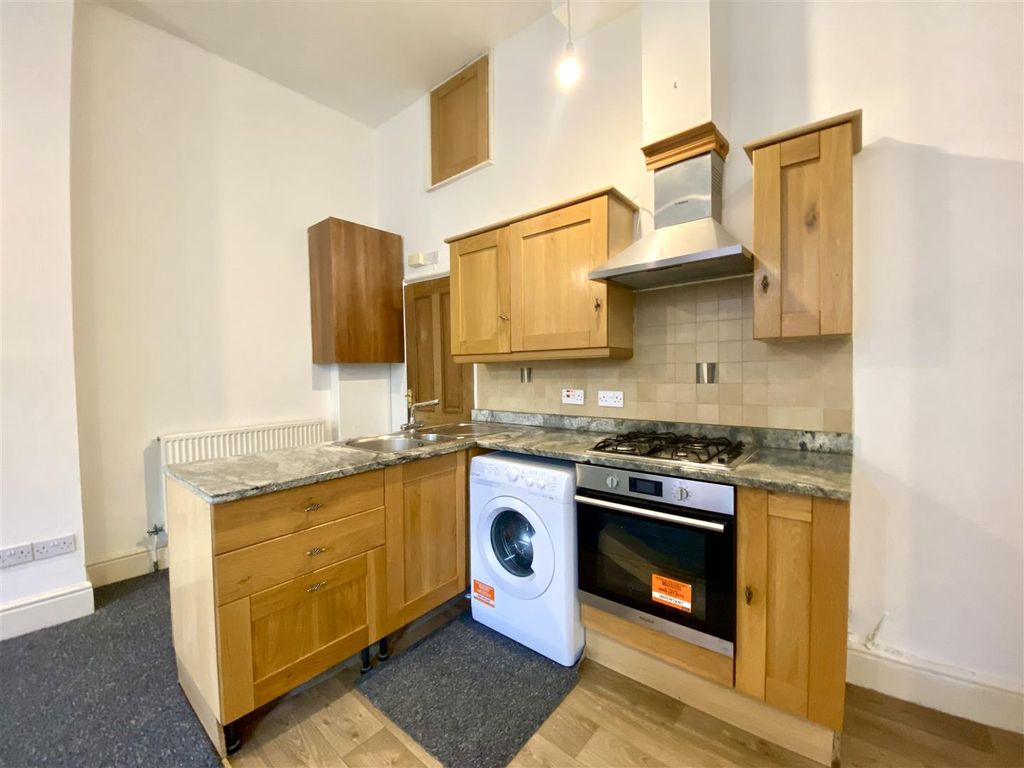 Property photo 2 of 9 Kitchen 2.Jpeg