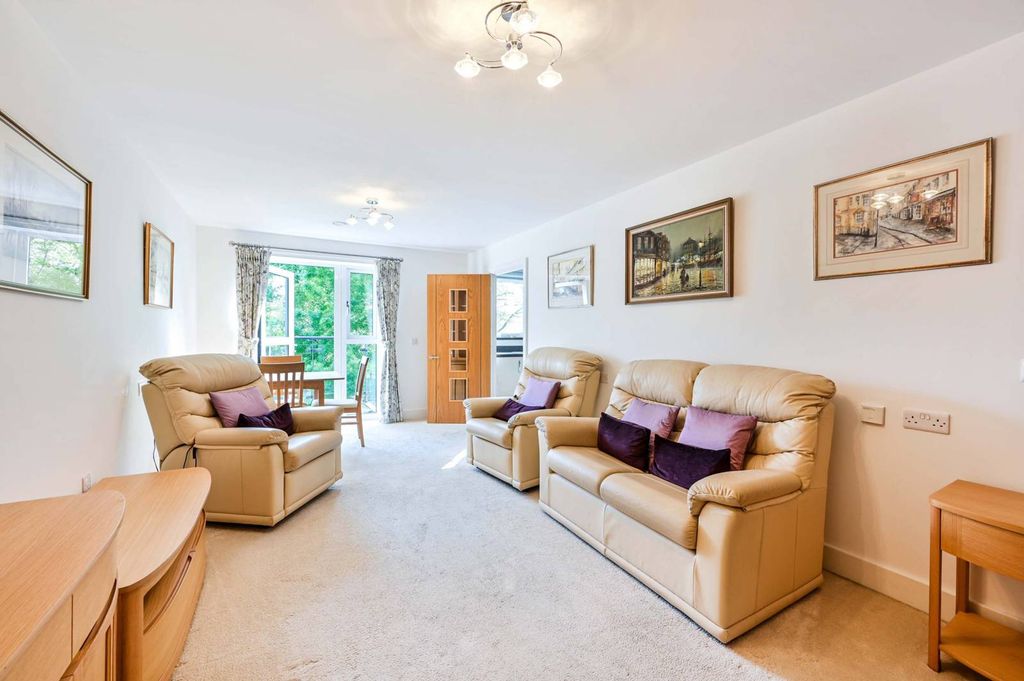 Property photo 2 of 25