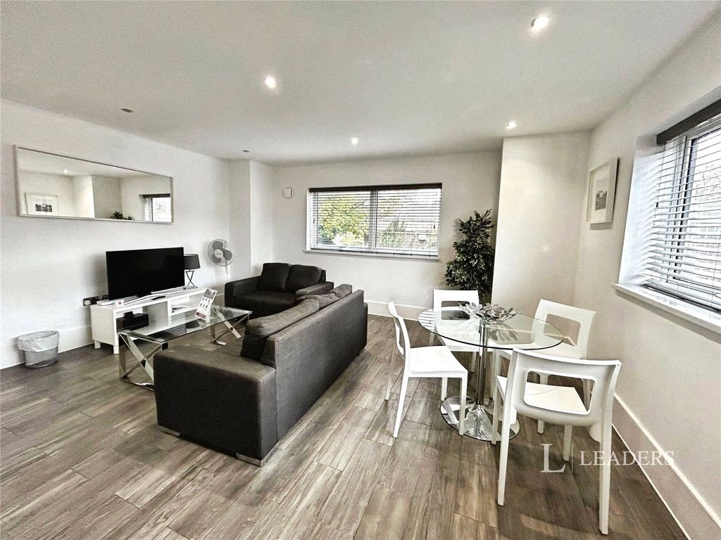 Property photo 2 of 10 Picture No. 05