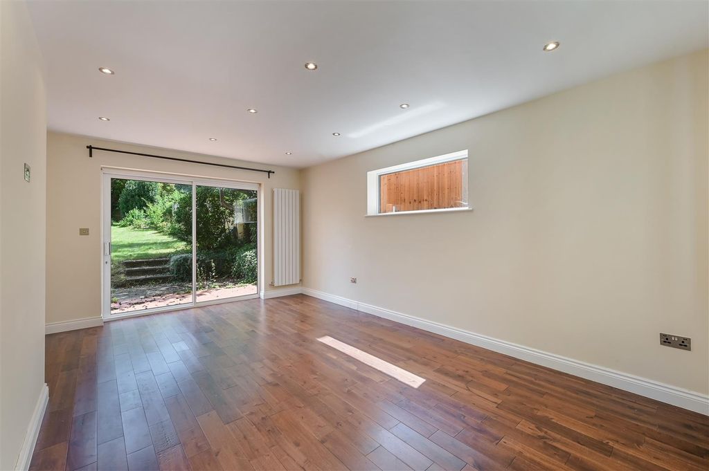 Property photo 3 of 20 Ashley Road-7.Jpg