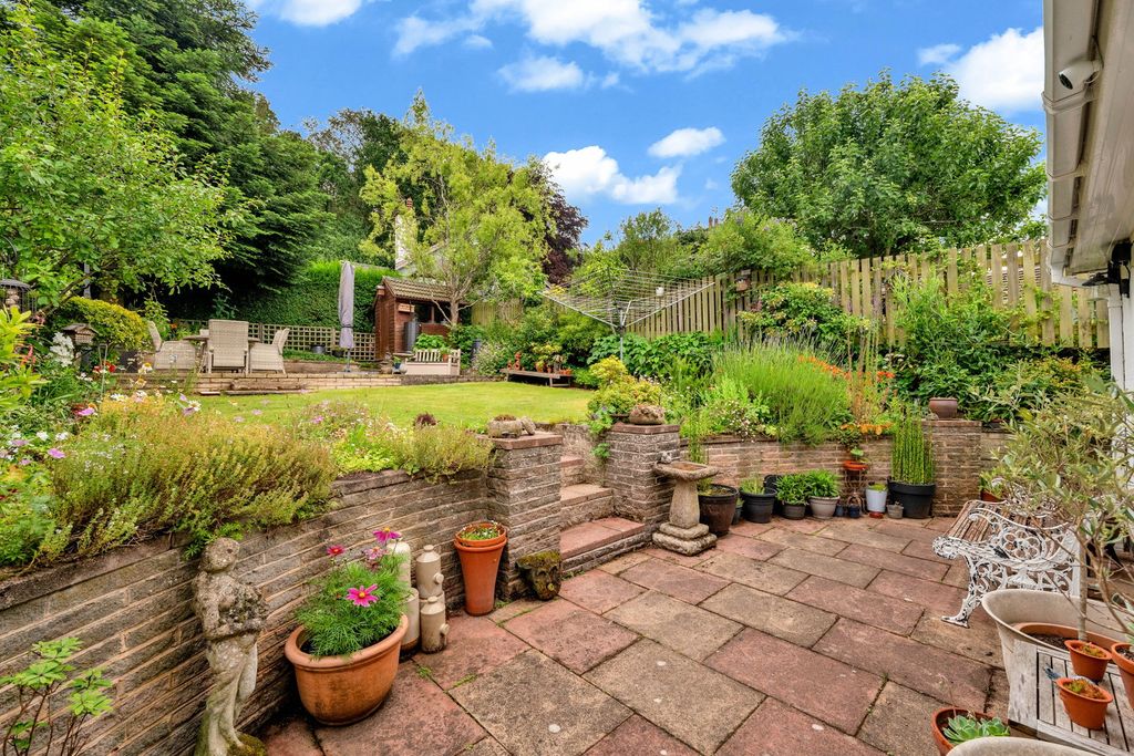Property photo 3 of 32