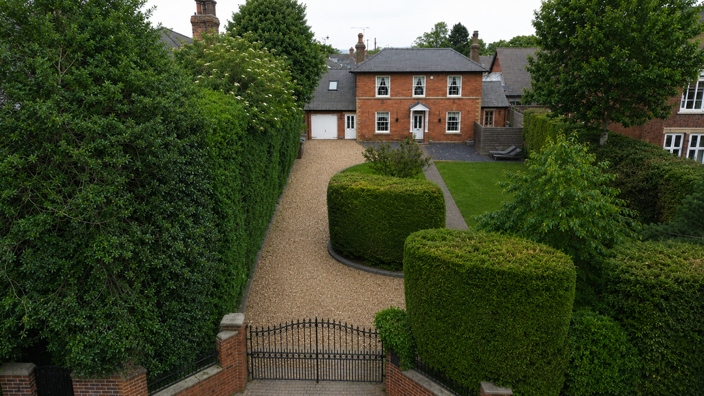 Property photo 1 of 28 Driveway