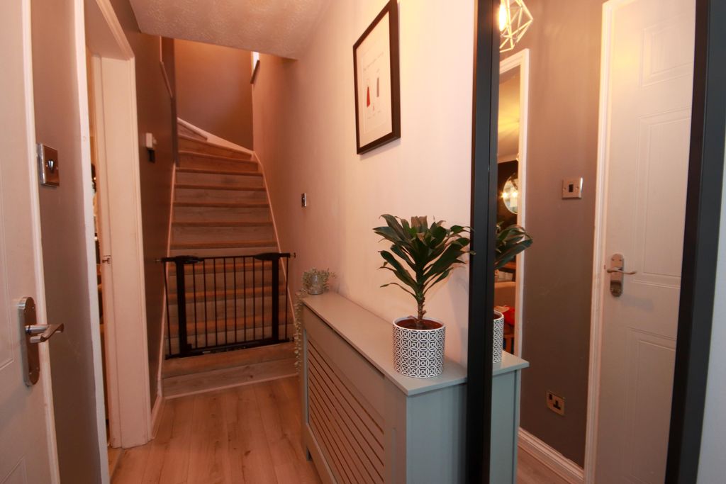 Property photo 2 of 23