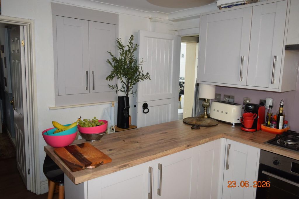 Property photo 2 of 28 Kitchen