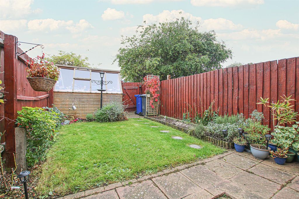 Property photo 2 of 15 Img_2364Gdn.Jpg