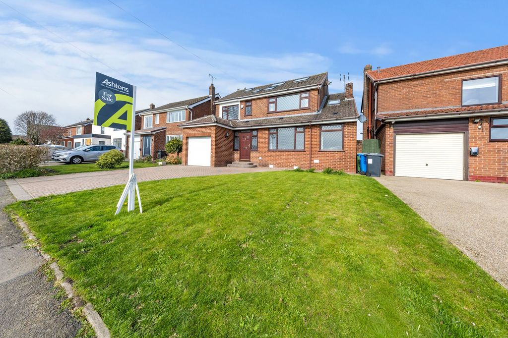 Property photo 1 of 31