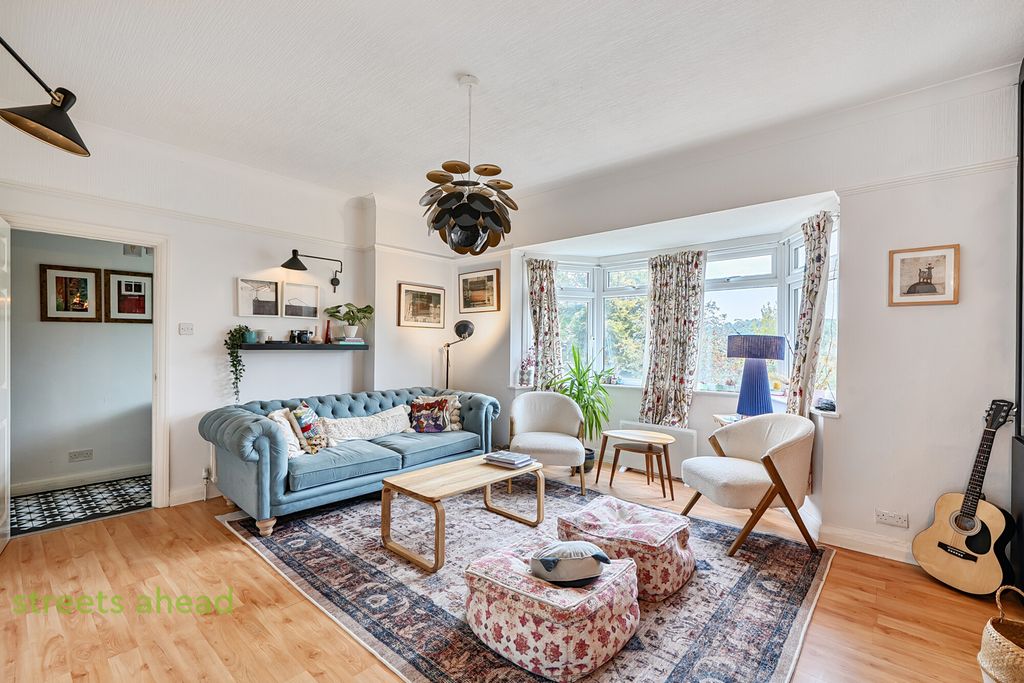 Property photo 2 of 24 055E14A5-c912-4E1...