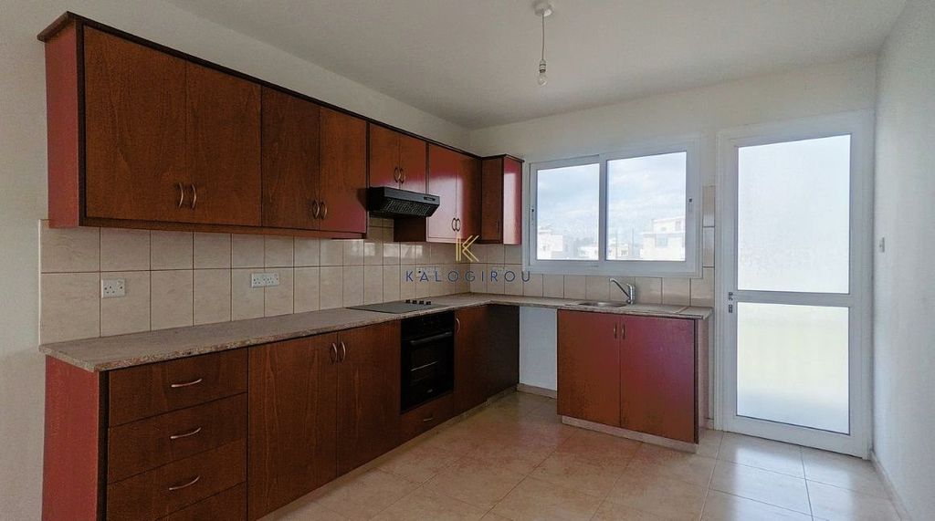 Property photo 3 of 27
