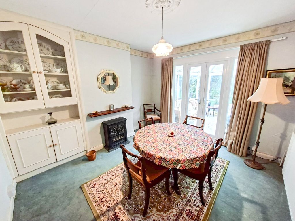 Property photo 3 of 11 Dining Room
