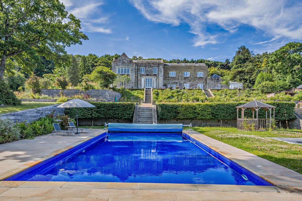 Property photo 1 of 31 Grangewood House