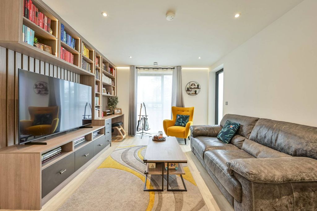 Property photo 3 of 22