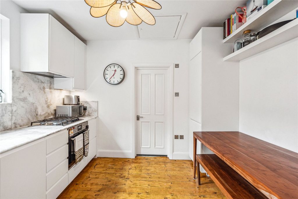 Property photo 2 of 10 A08J300000Ecifxiap_Myf250052_04.Jpg