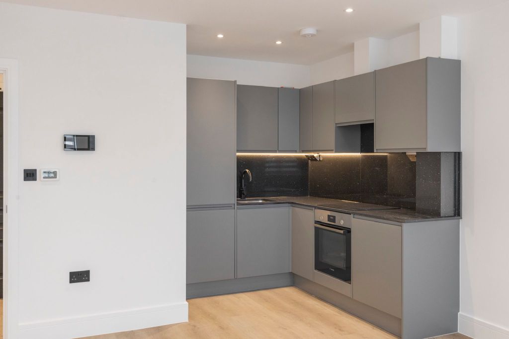 Property photo 3 of 12 Kitchen