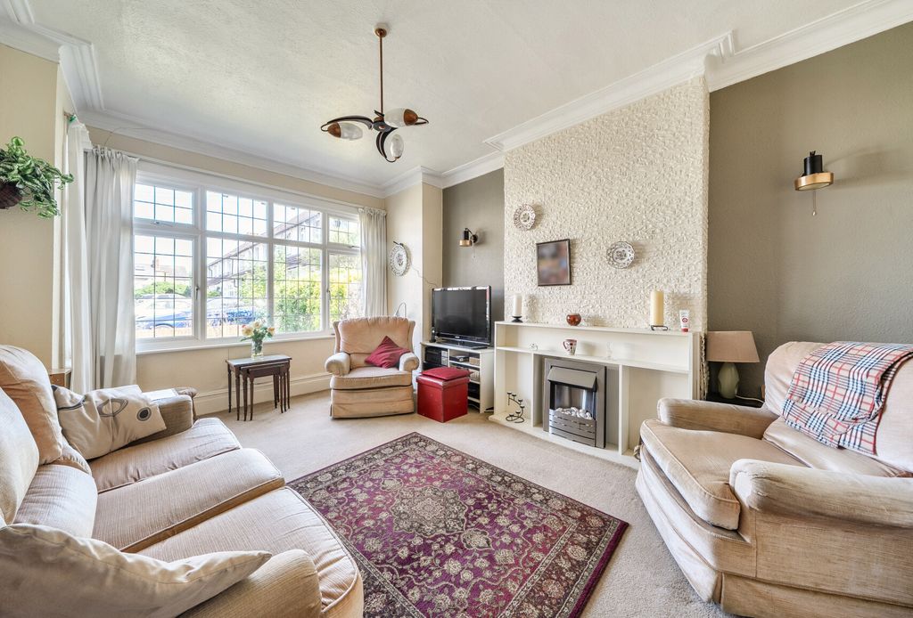 Property photo 2 of 9 1482291-20-6A3Aa4...