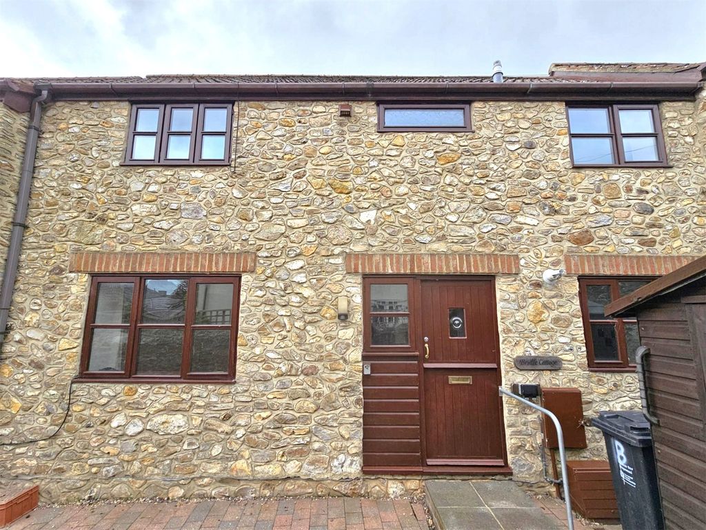 Property photo 1 of 10 Front