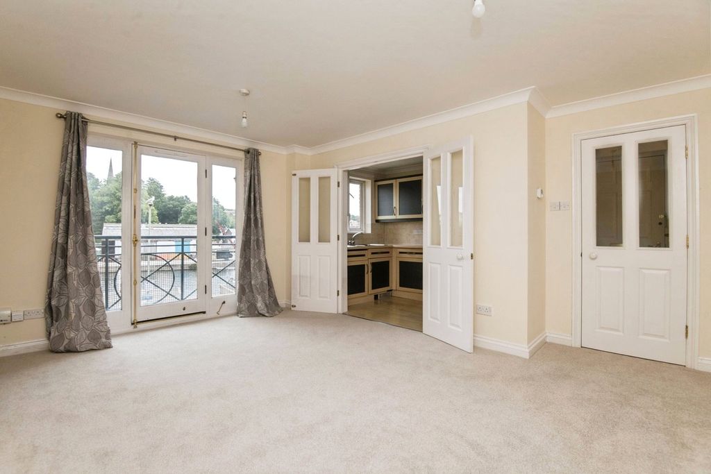 Property photo 3 of 12 Living Room