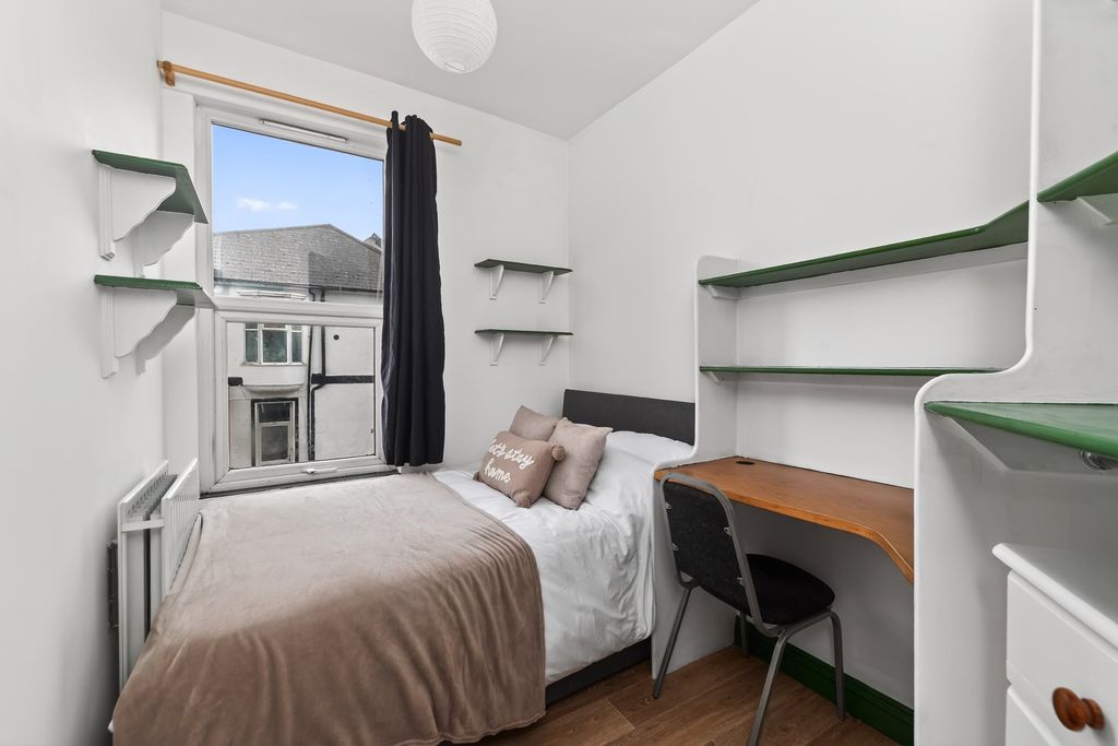 Property photo 1 of 5 0007