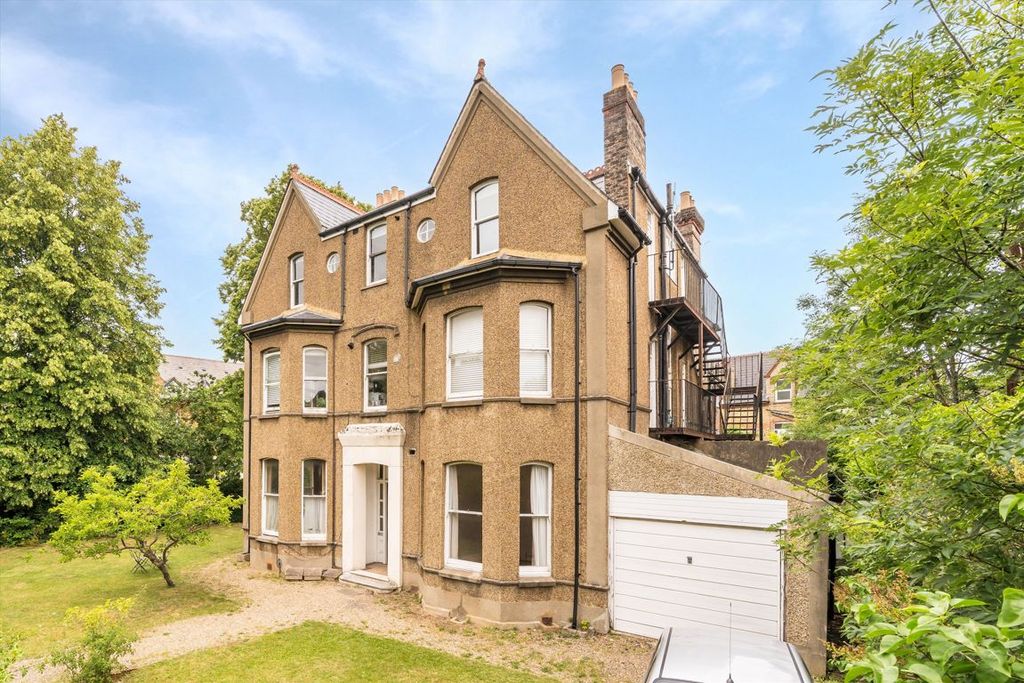 Property photo 1 of 5