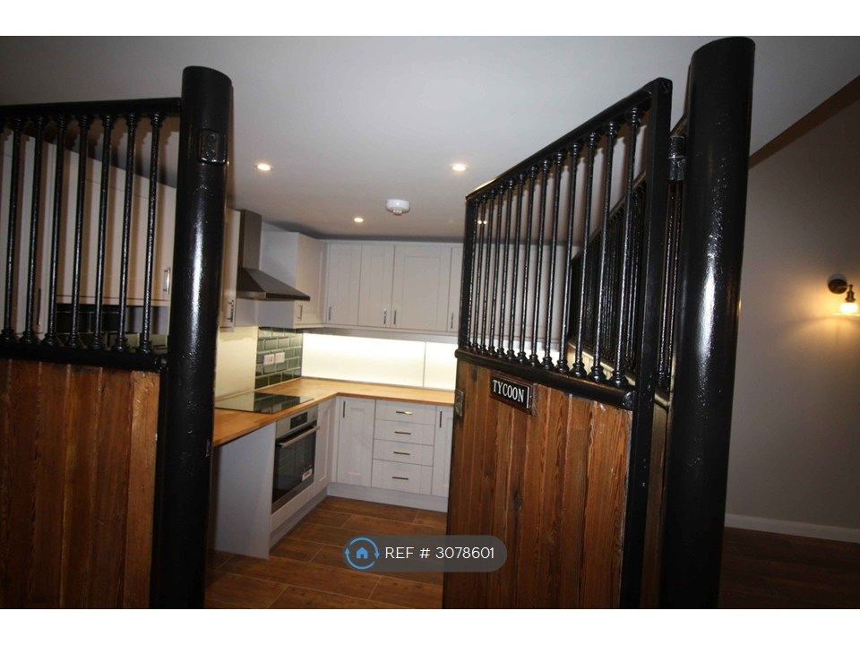 Property photo 3 of 6 Kitchen