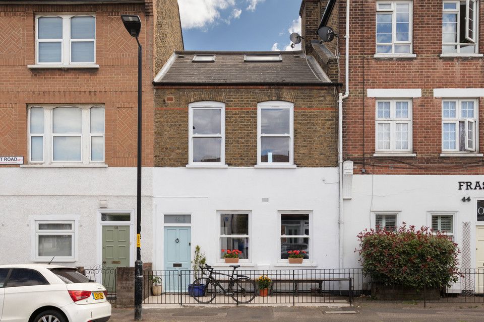 Property photo 1 of 32